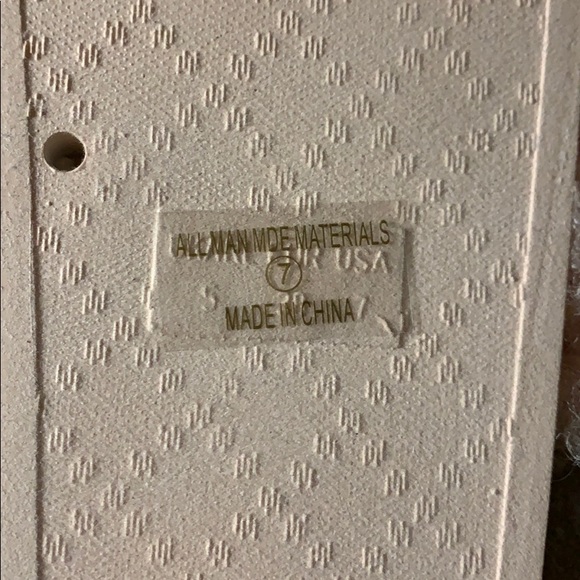 BLUSH FUZZY FAUX FUR NON-SLIP SLIDES - Picture 7 of 8